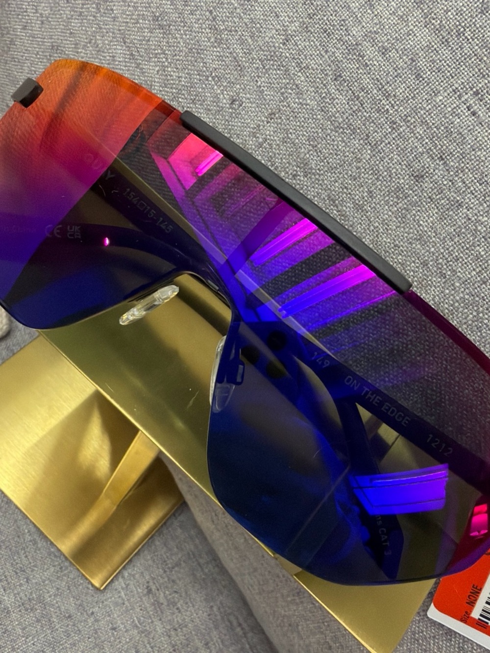 Quay Australia - On The Edge - Unisex Rimless Shield Sunglasses - Multicolor - Picture 6 of 9